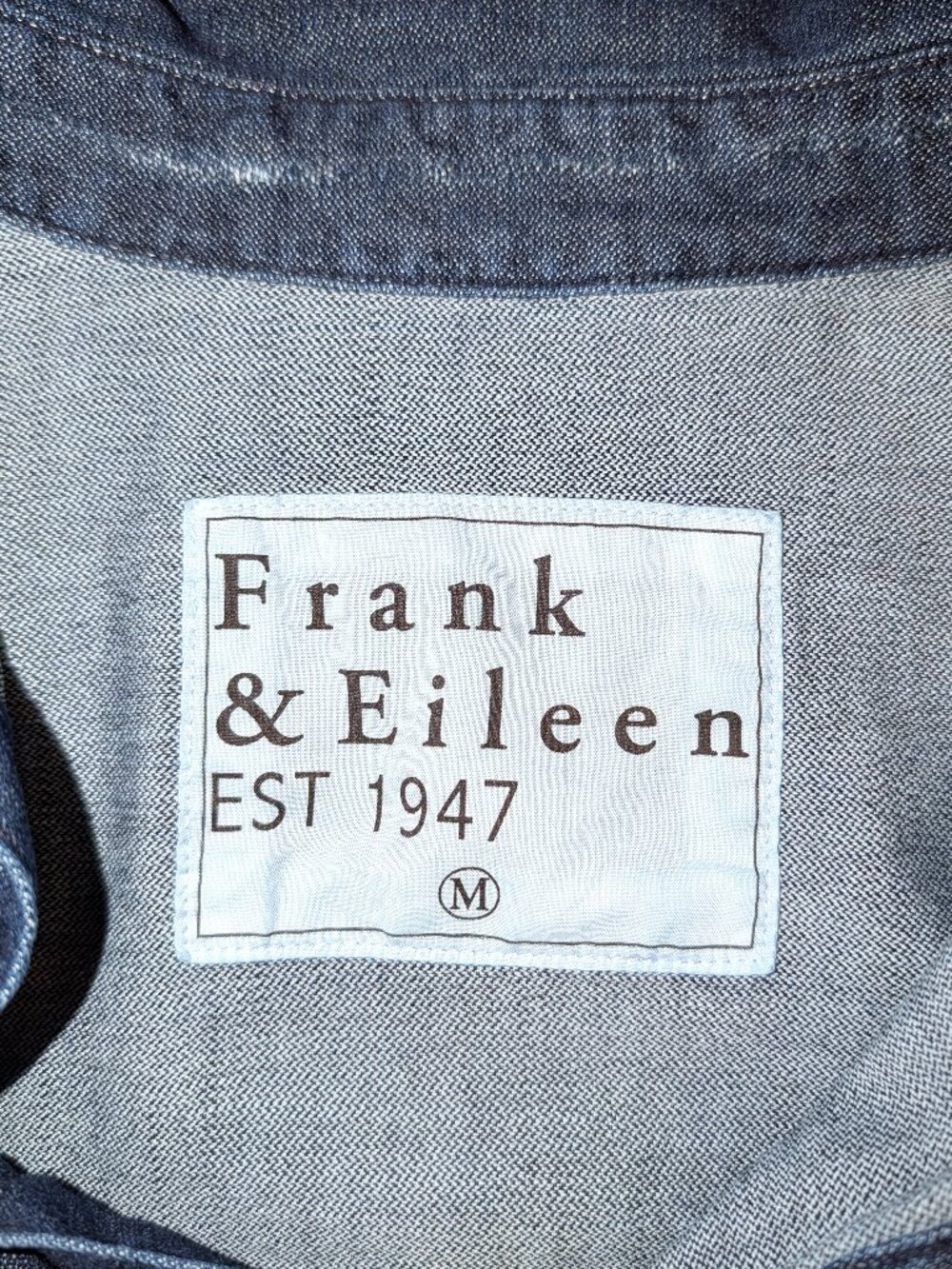 Frank & Eileen | Gabi Popover Top in Vintage Dark Indigo Wash | Size Medium - Picture 11 of 15
